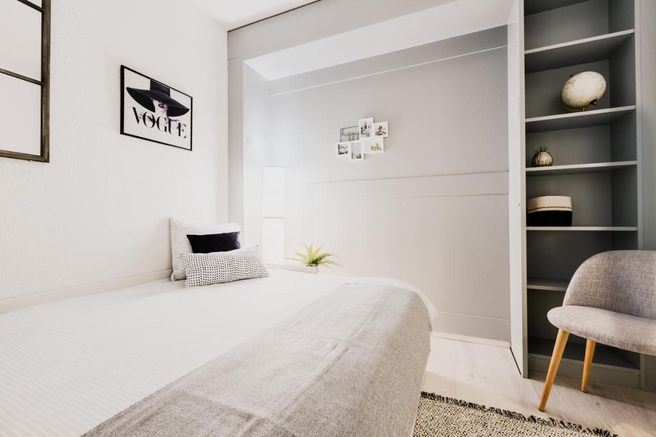 Luganersee, Pool, Strand, Parkplatz, Suite 204 Бисон Екстериор снимка