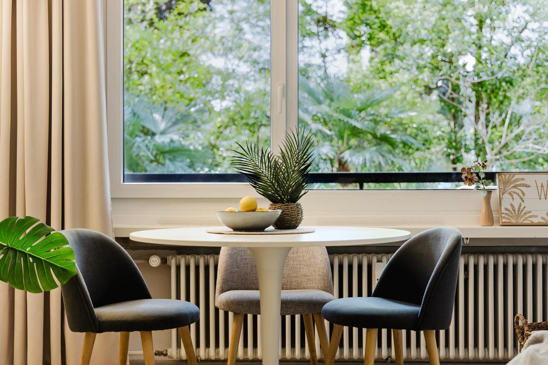 Luganersee, Pool, Strand, Parkplatz, Suite 204 Бисон Екстериор снимка