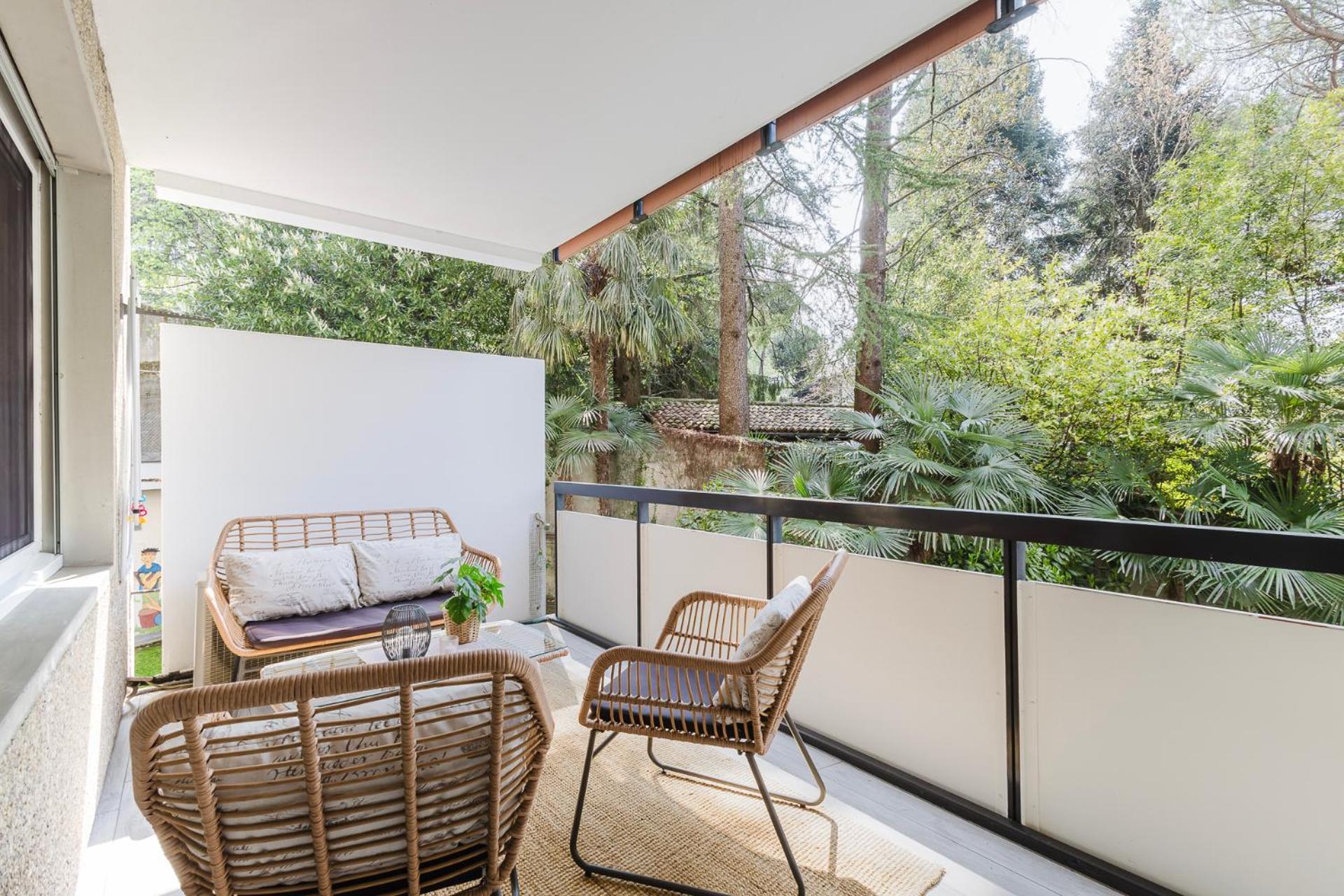 Luganersee, Pool, Strand, Parkplatz, Suite 204 Бисон Екстериор снимка